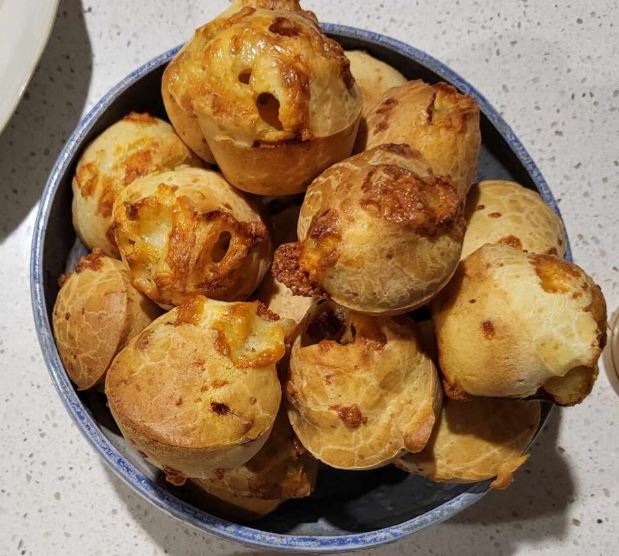Brazilian Salami & Cheese Bread (Pão De Queijo E Salame)