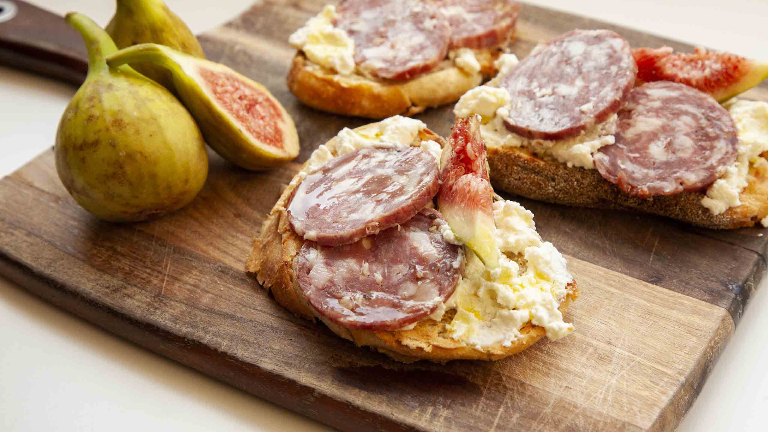 Recipe: Fig, Ricotta and Goose on the Loose Salami Crostini